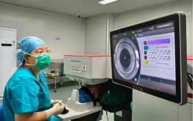 强生眼力健“Catalys白力士”在华手术破10万，智能科技赋能复杂性白内障诊疗